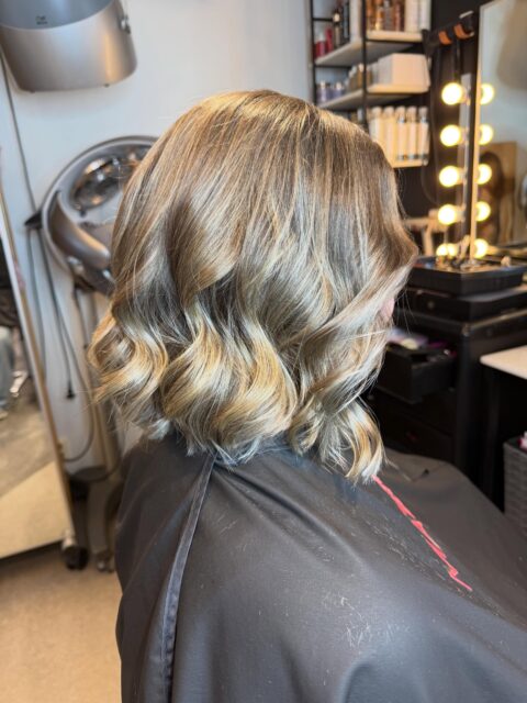 Balayage på ett tidigare obehandlat naturell hårfärg,